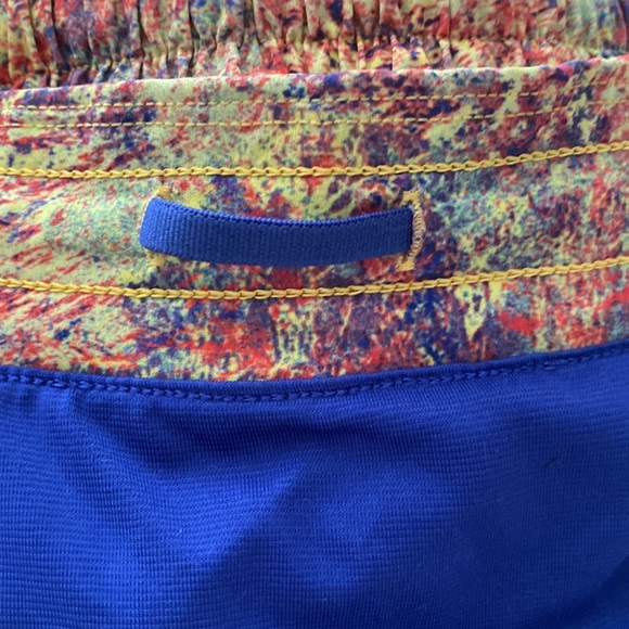 Lululemon Hotty Hot Short Seawheeze 2019 Size 4 shorts 2.5” regular - Picture 9 of 10